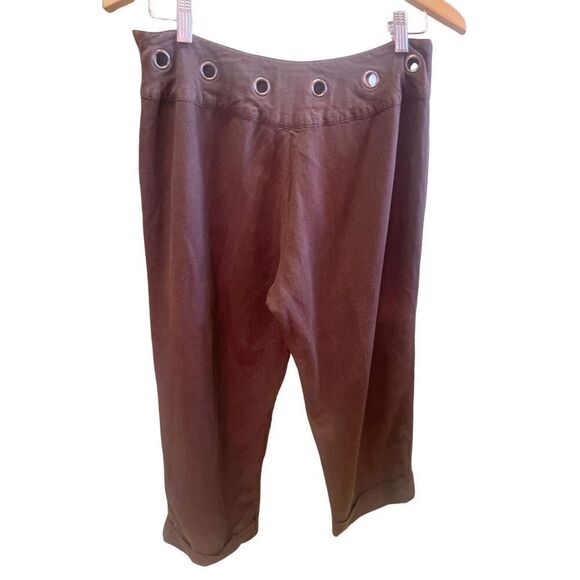 Larry Levine Chocolate Brown Cuffed Capri Pants With Medallions at Waist Fully L - Picture 2 of 9